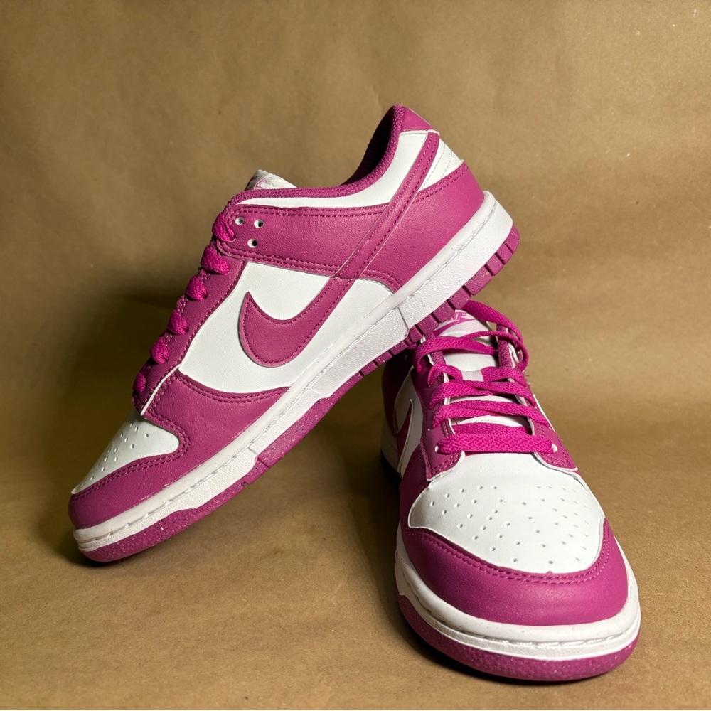 Nike dunk low hot Fuchsia SZ 7